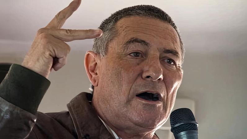 Grupos pressionam polícia para prender general que acompanha presidente de Israel