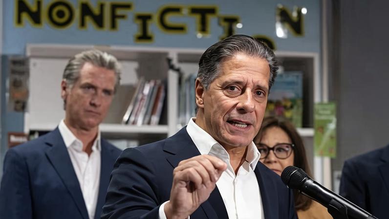 FBI realiza operação na sede escolar de LA e na casa do superintendente