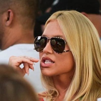 Virgínia desfila em escola no Carnaval 2026 e estreia como rainha no RJ