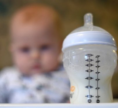 Reino Unido registra 36 casos de intoxicação por toxina na fórmula infantil