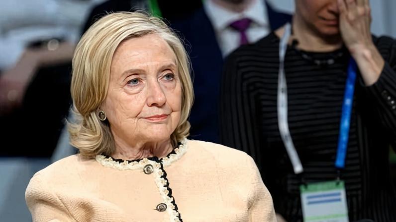 Hillary Clinton deverá depor no inquérito da Câmara sobre Epstein