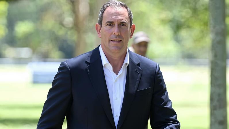 Mesa de produtividade pressiona Chalmers a ousar orçamento de maio; polícia apreende cocaína