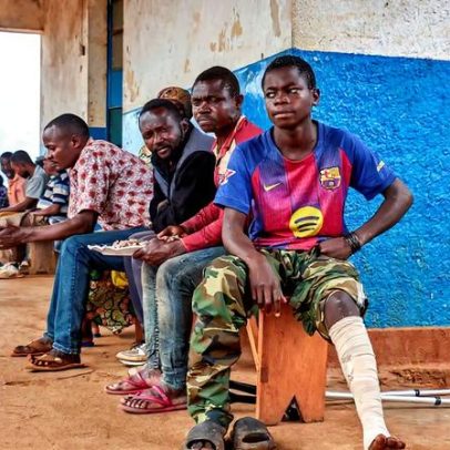 Conflitos se intensificam no leste remoto do Congo, desafiam mediação dos EUA