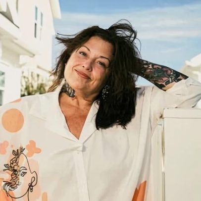 Gravadora substituiu artista por suposto impostor, afirmação causa debate