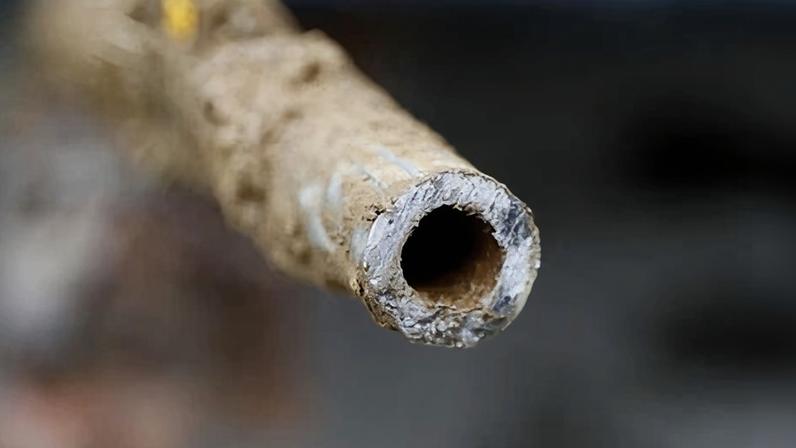 Indignação após Congresso dos EUA cortar US$125 milhões para canos de chumbo