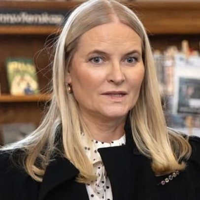 Princesa herdeira da Noruega teve contatos com Epstein há anos, indicam arquivos