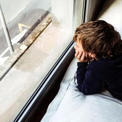 Um em seis alunos autistas no Reino Unido não vão à escola desde setembro