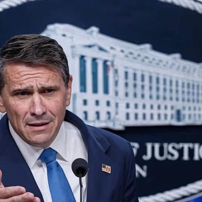 Revisão do caso Epstein sobre tráfico sexual está encerrada, diz Todd Blanche