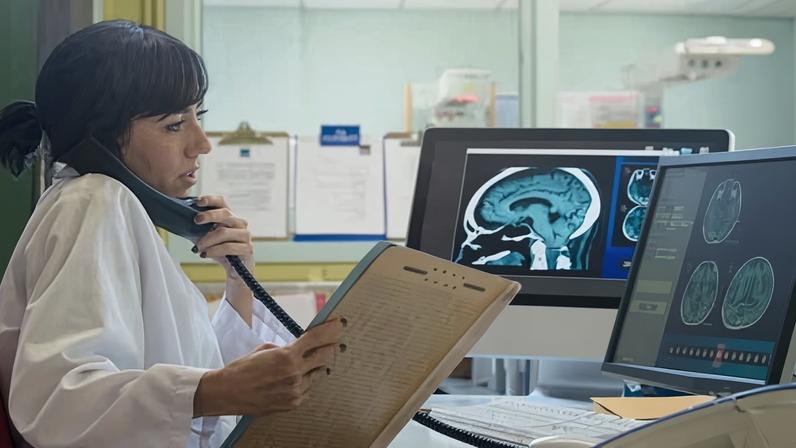 NHS enfrenta proibições de contratação em unidades de câncer, médicos alertam