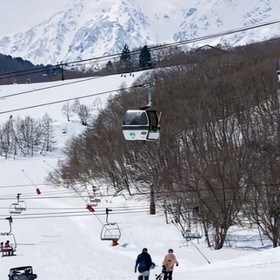 Snowboarder australiana morre em teleférico no Japão após mochila prender