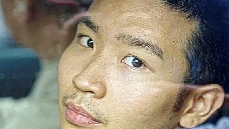 Universidade expulsa estudante que pediu responsabilização pelo incêndio em HK