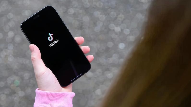 HOMEM recebe cobrança de roaming de £42 mil após viagem ao Marrocos