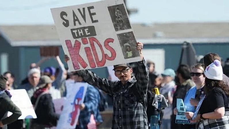 Pedidos para fechar ICE para crianças no Texas aumentam com sarampo