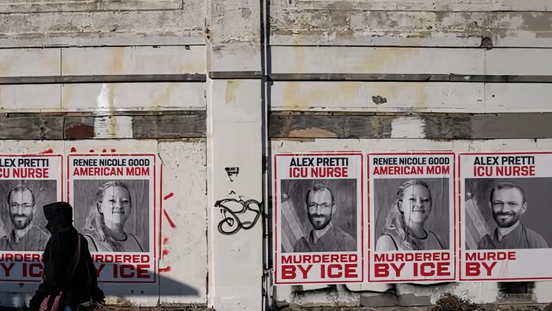 Memorials for Renee Good and Alex Pretti in Minneapolis.