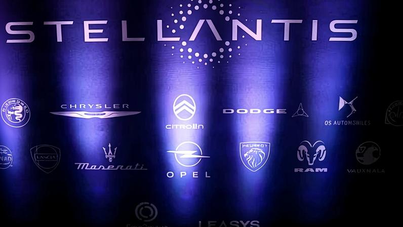Stellantis registra perda de €22 bi por superestimar ritmo de EVs