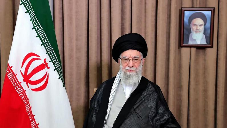 Ali Khamenei morre aos 86 anos após ataques dos EUA e de Israel