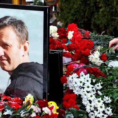 Kremlin rejeita acusações de envenenamento de Navalny com toxina de rã-dardo
