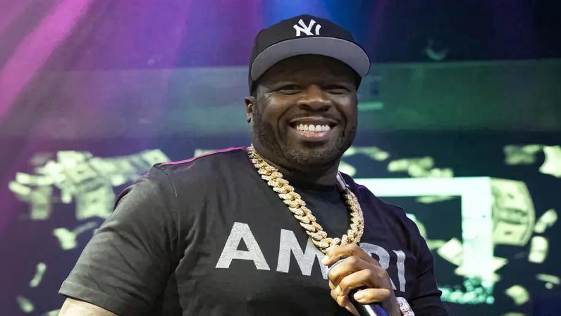 50 Cent provoca Diggs; Cardi B acende rumores de separação no Super Bowl 2026