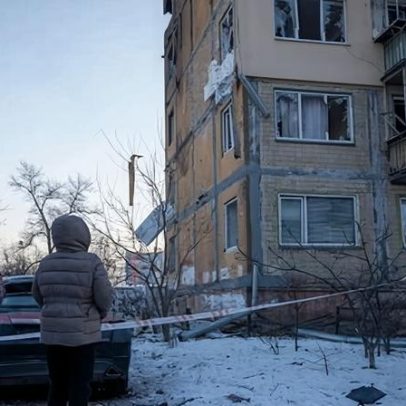 Milhares sem aquecimento na Ucrânia em noite de gelo durante ataque russo