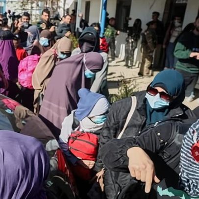 Famílias australianas em comboio sírio são avisadas de ataque se voltarem