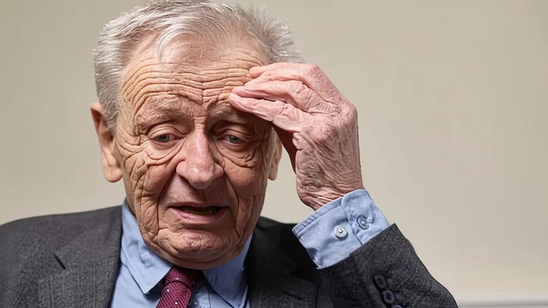 Alf Dubs critica planos de Shabana Mahmood para crianças refugiadas