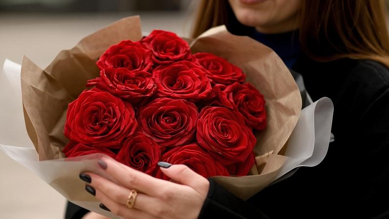 Red roses were found to be the worst, with one bunch containing traces of 26 different pesticides.