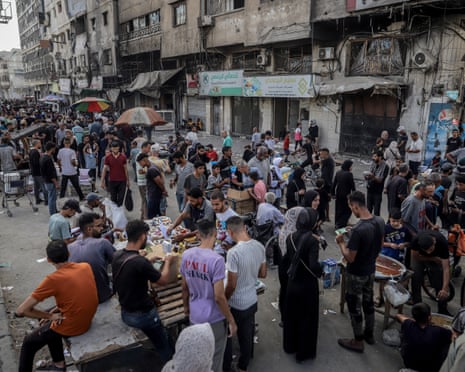 Irmão do líder do Shin Bet é acusado de ajudar inimigo em contrabando de cigarros