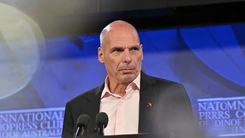 Varoufakis chama de ridículo o processo após admitir uso de ecstasy há 40 anos