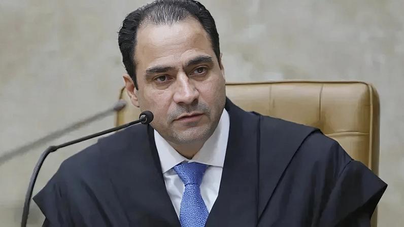 Presidente da OAB parabeniza Messias pela indicação ao STF