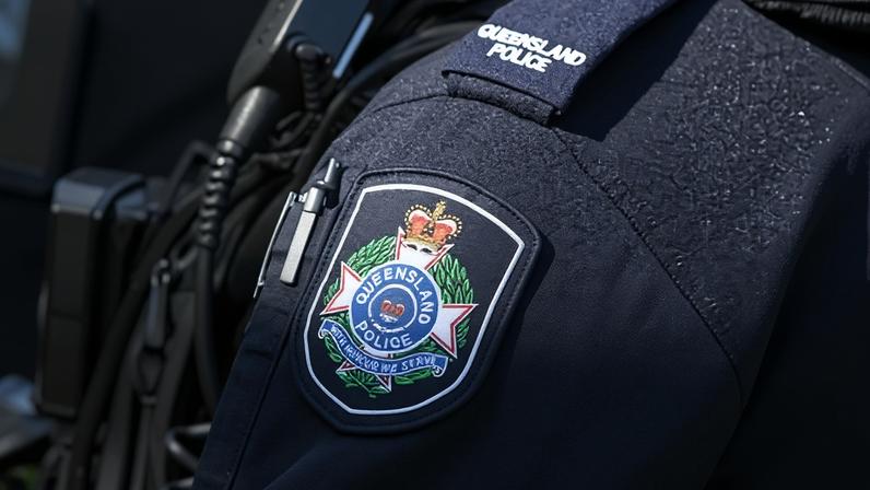 Homem em QLD é acusado de 596 crimes de abuso infantil por aliciar online