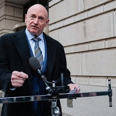 Juiz bloqueia tentativa de Hegseth de punir Mark Kelly por vídeo de ordens ilegais