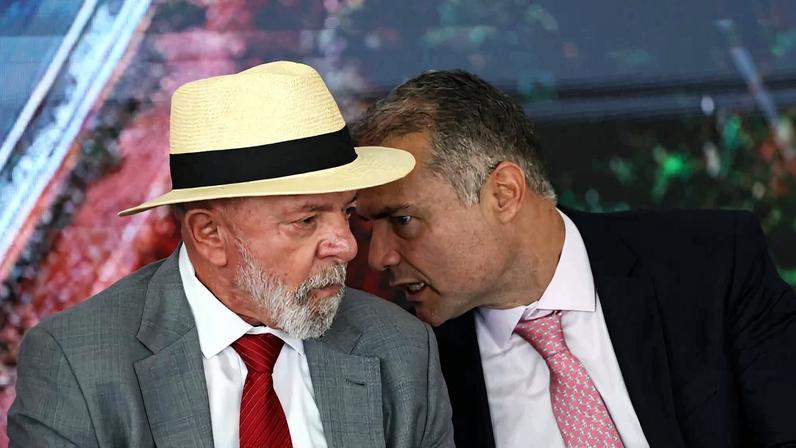 O presidente Lula acompanhado do ministro dos Transportes, Renan Filho, no Palácio do Planalto. Foto: José Cruz/Agência Brasil