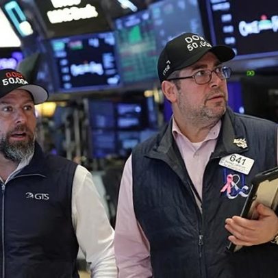Dow Jones atinge 50 mil pontos com avanços de tecnologia e juros em queda