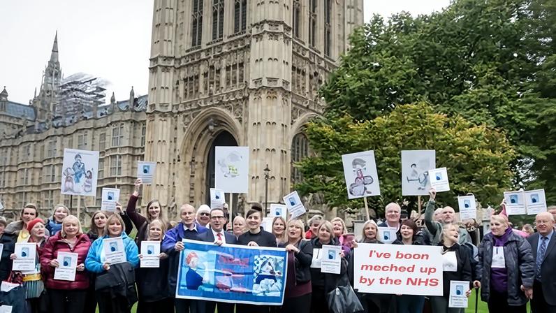 Falta de indenização a vítimas de implante pélvico é inaceitável, dizem ativistas