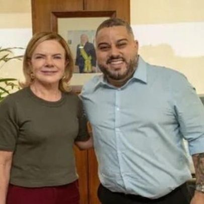 Presidente de escola que homenageou Lula visita Planalto antes de desfile