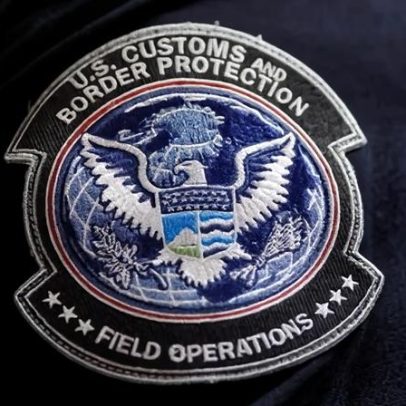 Funcionário federal de imigração é acusado de abrigar pessoa indocumentada