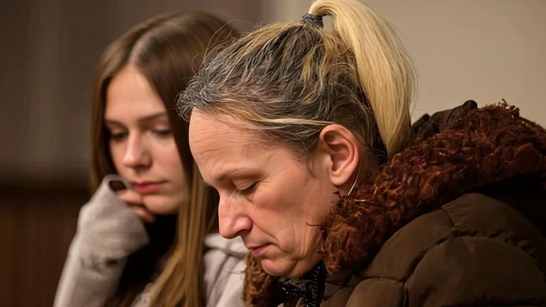 Vítimas infantis do tiroteio em Tumbler Ridge são lembradas durante vigília