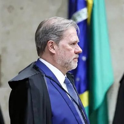 Toffoli deixa caso Master; oposição pede impeachment