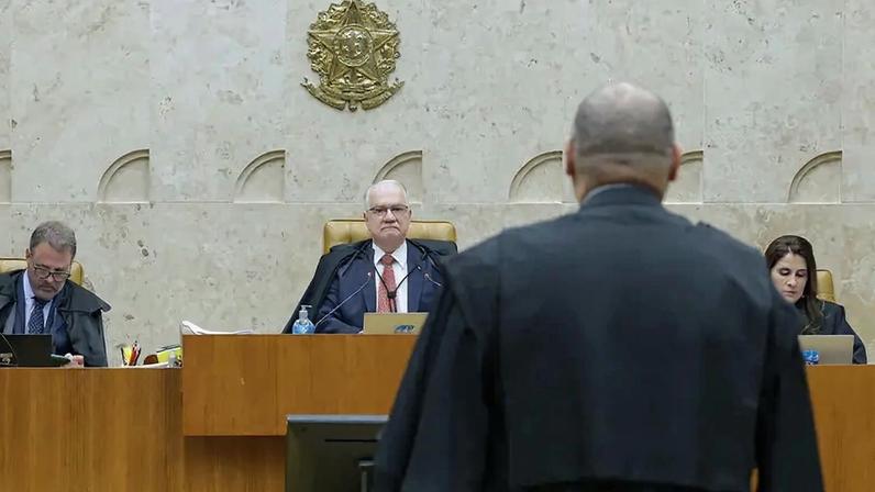 Associação de Magistrados Brasileiros alega que restringir condutas de juízes nas redes sociais viola a liberdade de expressão.