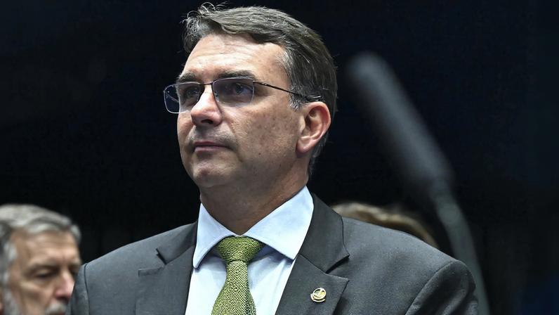 O senador Flávio Bolsonaro, pré-candidato do PL à presidência da República nas eleições de 2026. (Foto: Jefferson Rudy/Agência Senado)