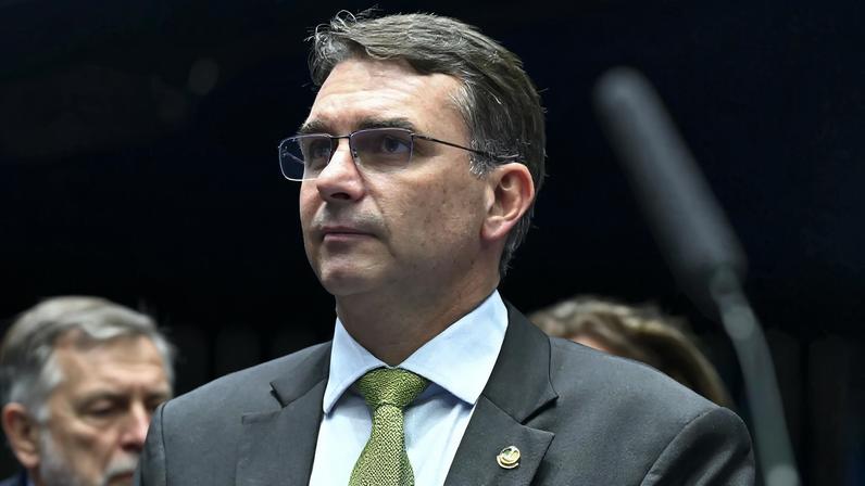O senador Flávio Bolsonaro, pré-candidato do PL à presidência da República nas eleições de 2026. (Foto: Jefferson Rudy/Agência Senado)
