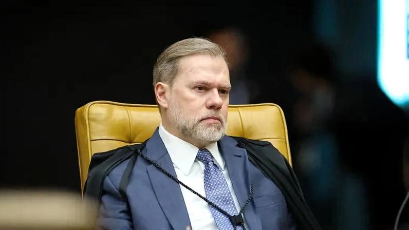 Dias Toffoli é relator do Caso Master. As decisões do ministro têm gerado polêmica e pedidos de afastamento.