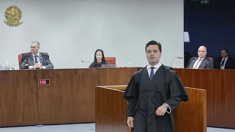 Chiquini vira alvo no STF por publicar vídeo de Dino no Carnaval