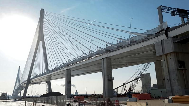 Carney lembra Trump que Canadá pagou pela ponte fronteiriça; Trump não abrirá