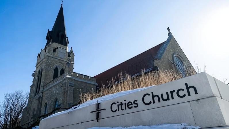 Autoridades dos EUA prendem mais por protesto anti-ICE em igreja de Minnesota