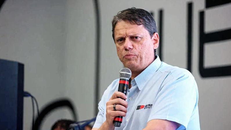 Campanha de delegados aponta promessas não cumpridas de Tarcísio