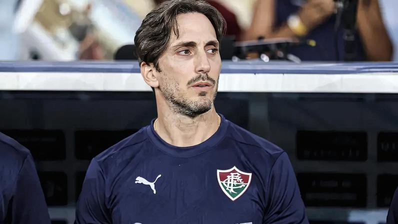 Jornal argentino destaca sucesso de Zubeldía no Fluminense