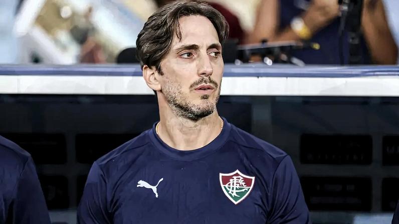 Zubeldía no comando do Fluminense (Foto: Lucas Merçon/ Fluminense FC)
