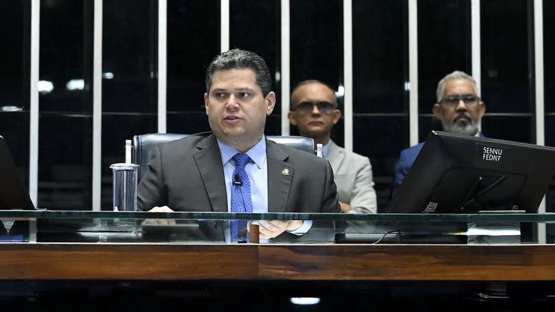 Alcolumbre anuncia votação de projetos sobre maus-tratos a animais. Foto: Carlos Moura/Agência Senado