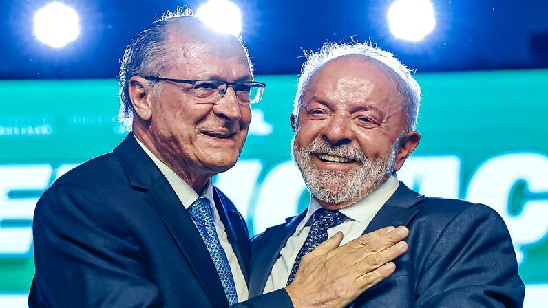 Valdemar Costa Neto defende mulher como candidata a vice de Flávio Bolsonaro